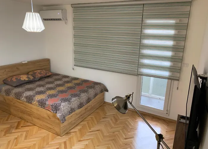 Clock Tower Apartment *